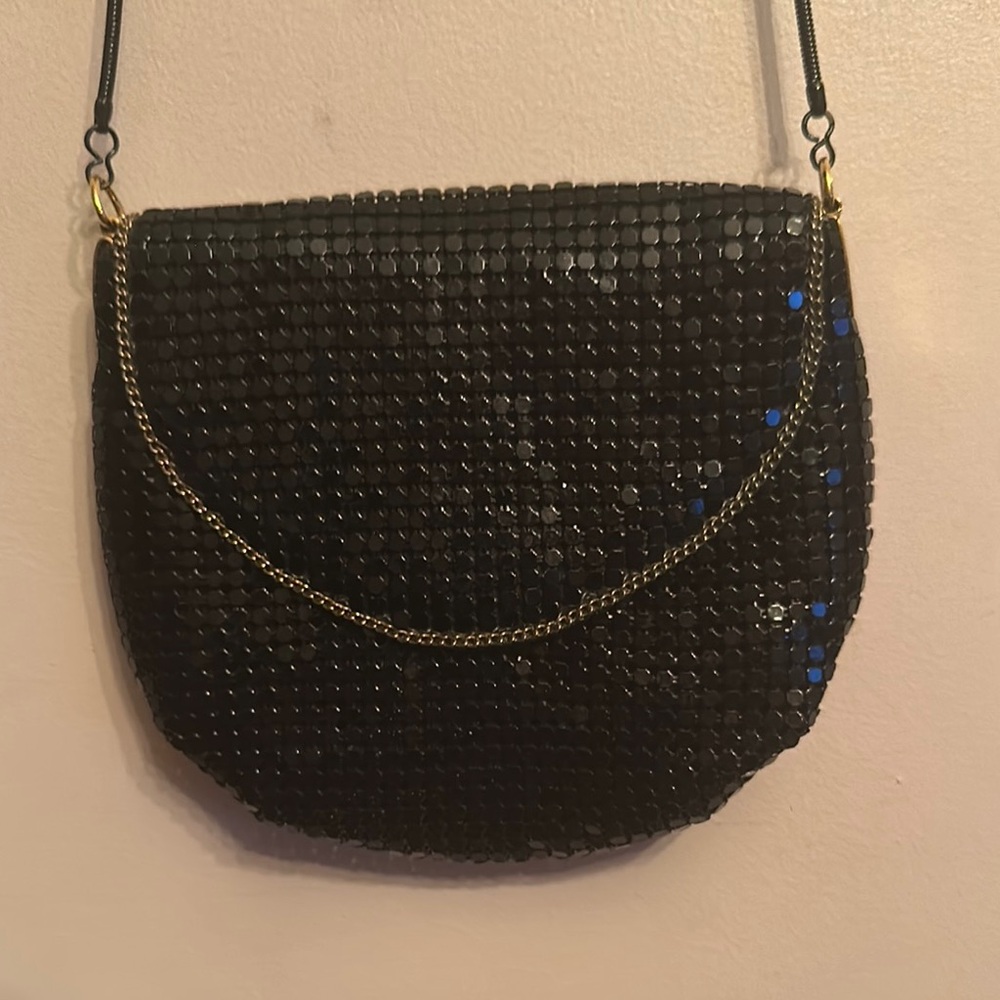 VINTAGE BLACK METAL MESH LEATHER INTERIOR CROSSBODY HANDBAG